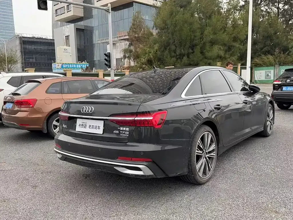 Audi A6L 2025 из CN, фото 9