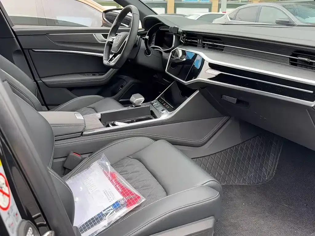 Audi A6L 2025 из CN, фото 7