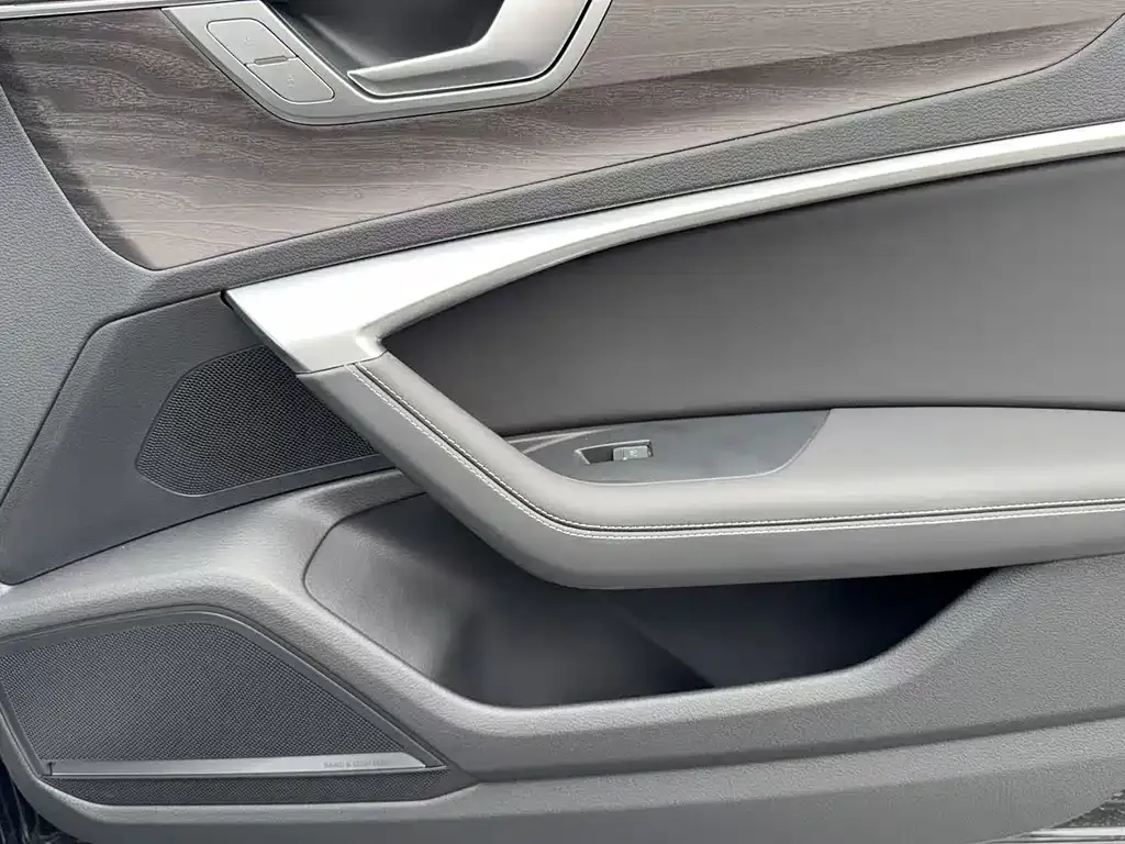 Audi A6L 2025 из CN, фото 2