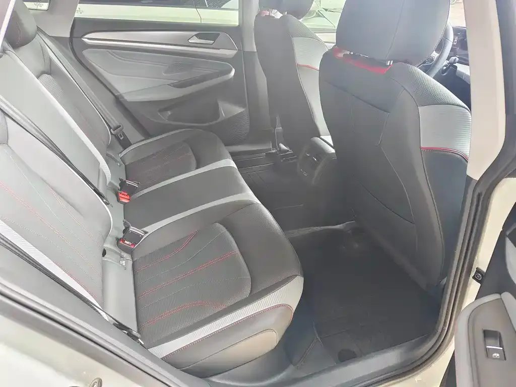 Volkswagen Lamando 2024 из CN, фото 6