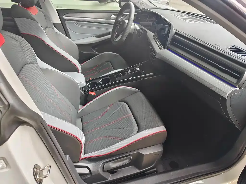 Volkswagen Lamando 2024 из CN, фото 3