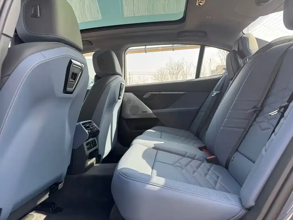 BMW i5 2025 из CN, фото 10