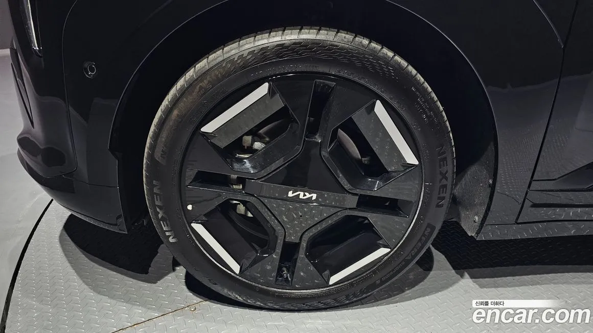 Kia EV3 — фото 8
