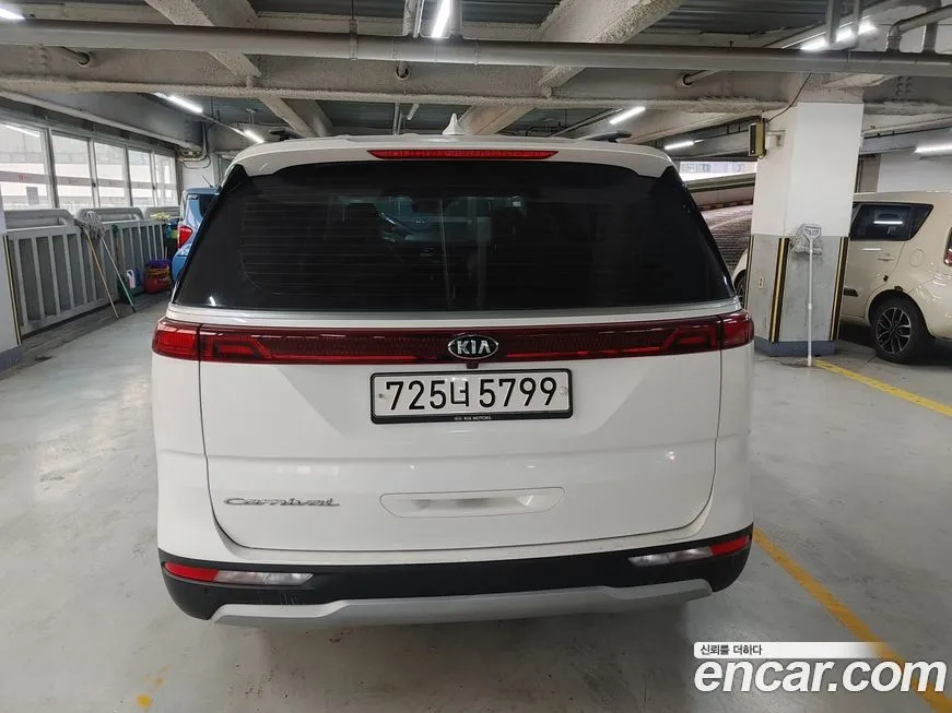 Kia Carnival — фото 10