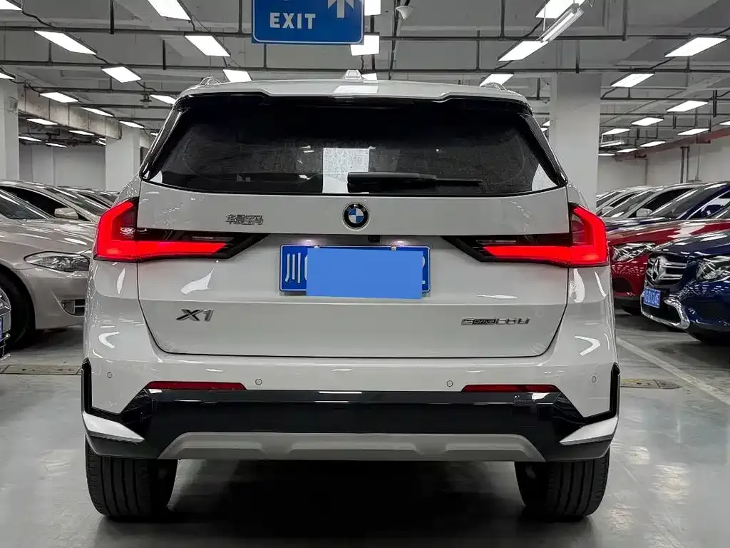 BMW X1 — фото 9