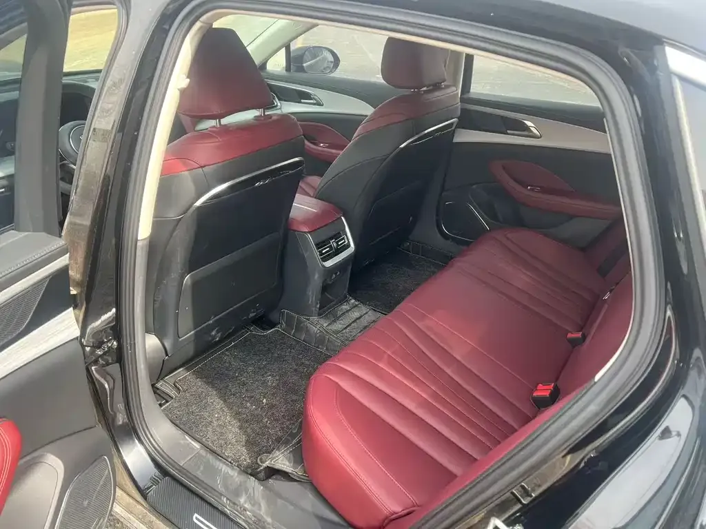 Hongqi H5 PHEV 2025 из CN, фото 2