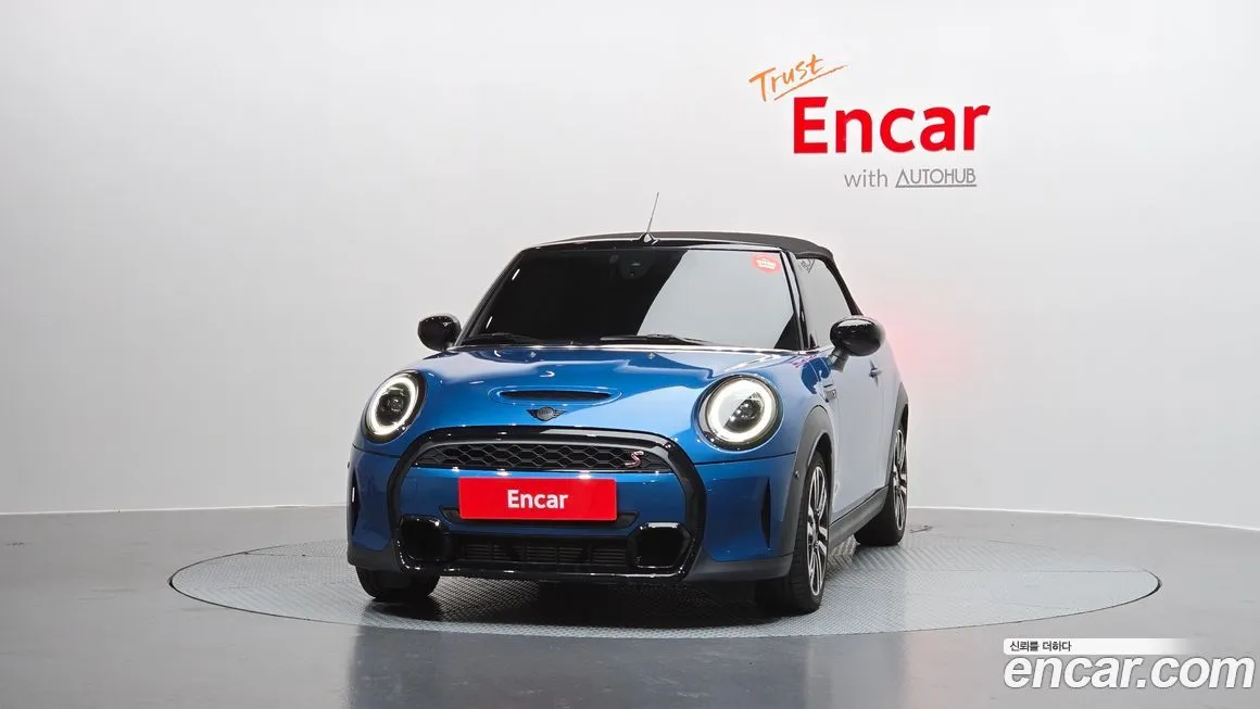 Mini Cooper Convertible 2024 из KR, фото 2