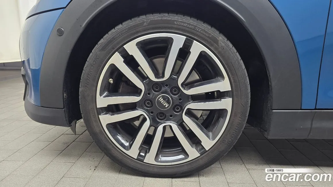 Mini Cooper Convertible 2024 из KR, фото 4