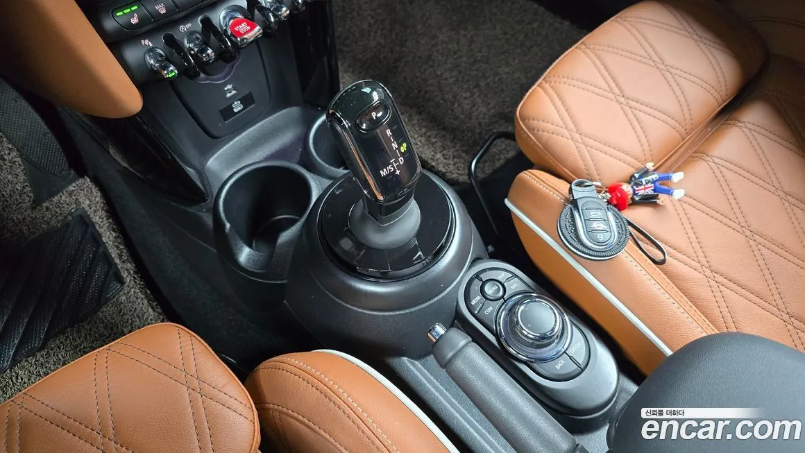 Mini Cooper Convertible 2024 из KR, фото 10