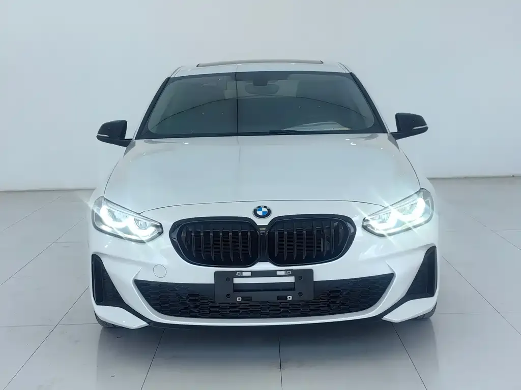 BMW 1 Series 2021 из CN, фото 2