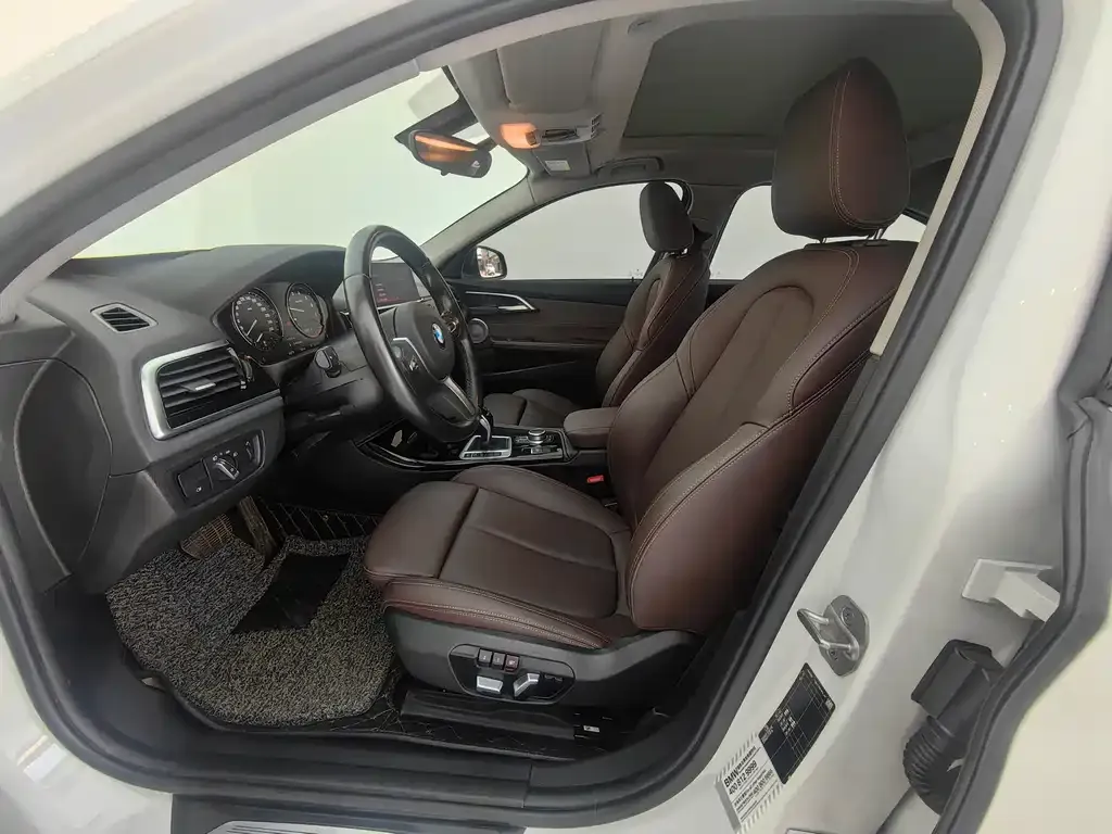 BMW 1 Series 2021 из CN, фото 10