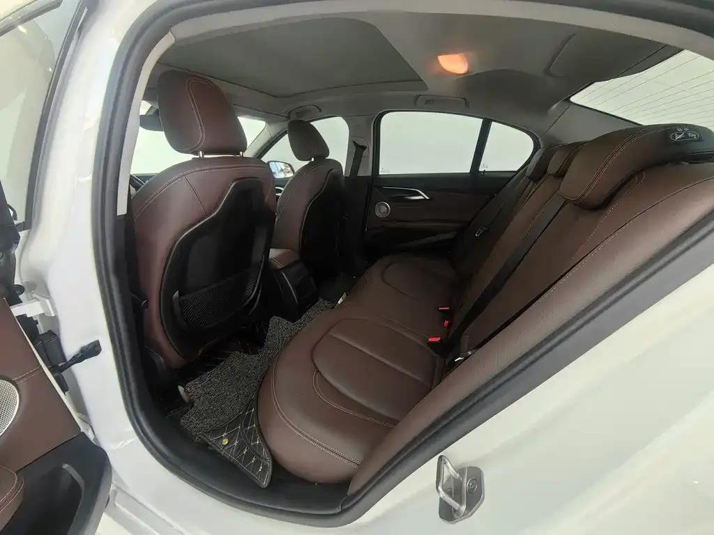 BMW 1 Series 2021 из CN, фото 8