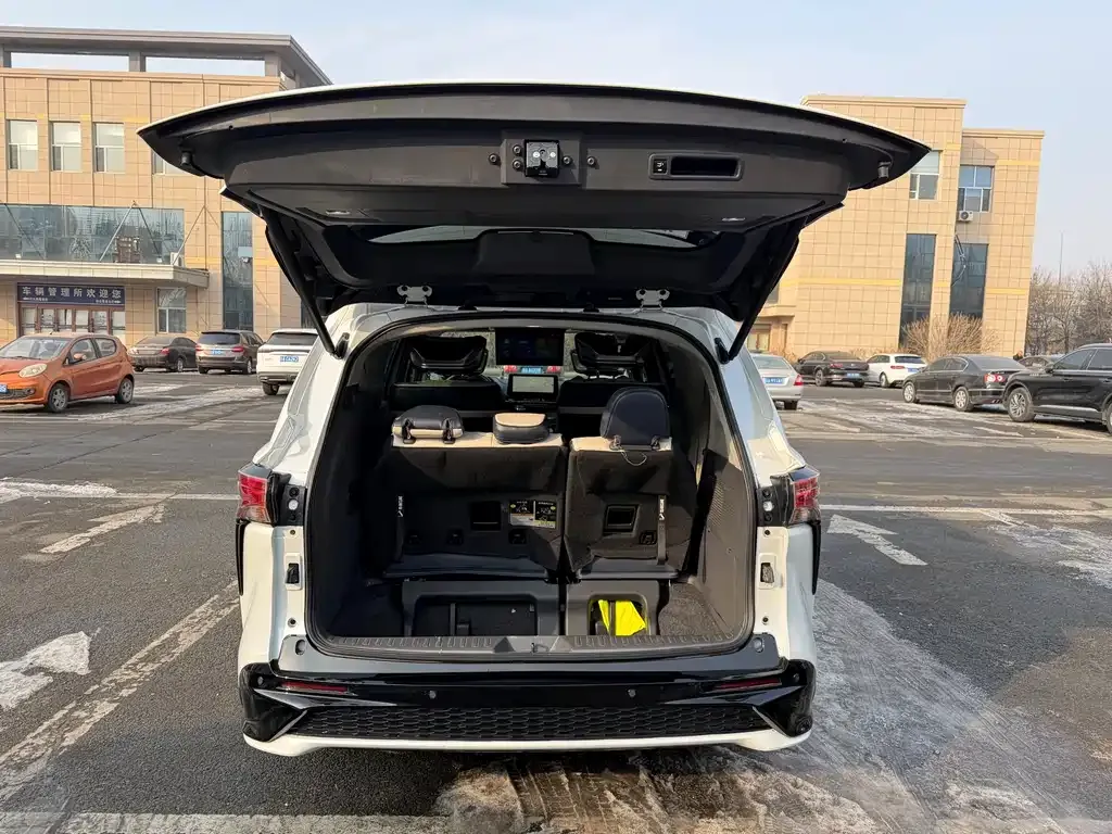 Toyota Sienna 2024 из CN, фото 10