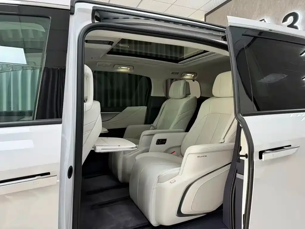 Buick GL8 Hybrid — фото 5