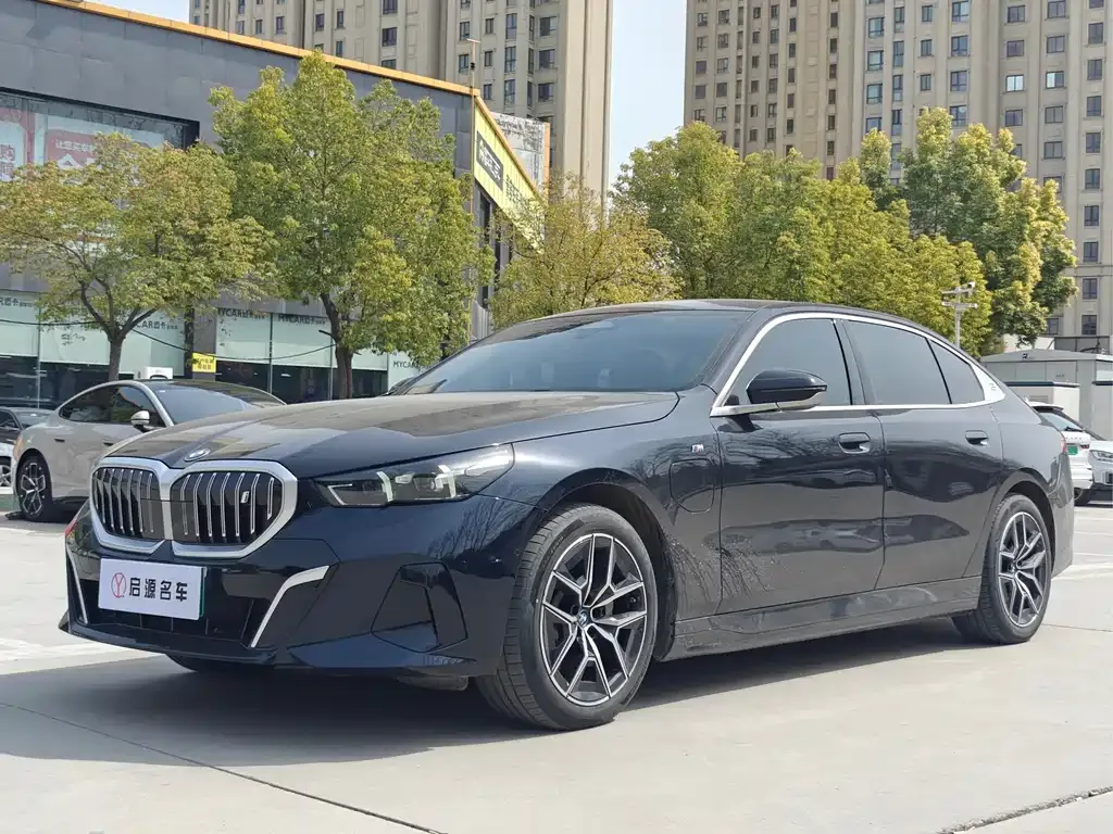 BMW i5 — фото 1