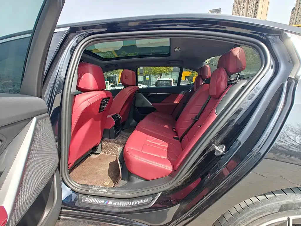 BMW i5 — фото 10