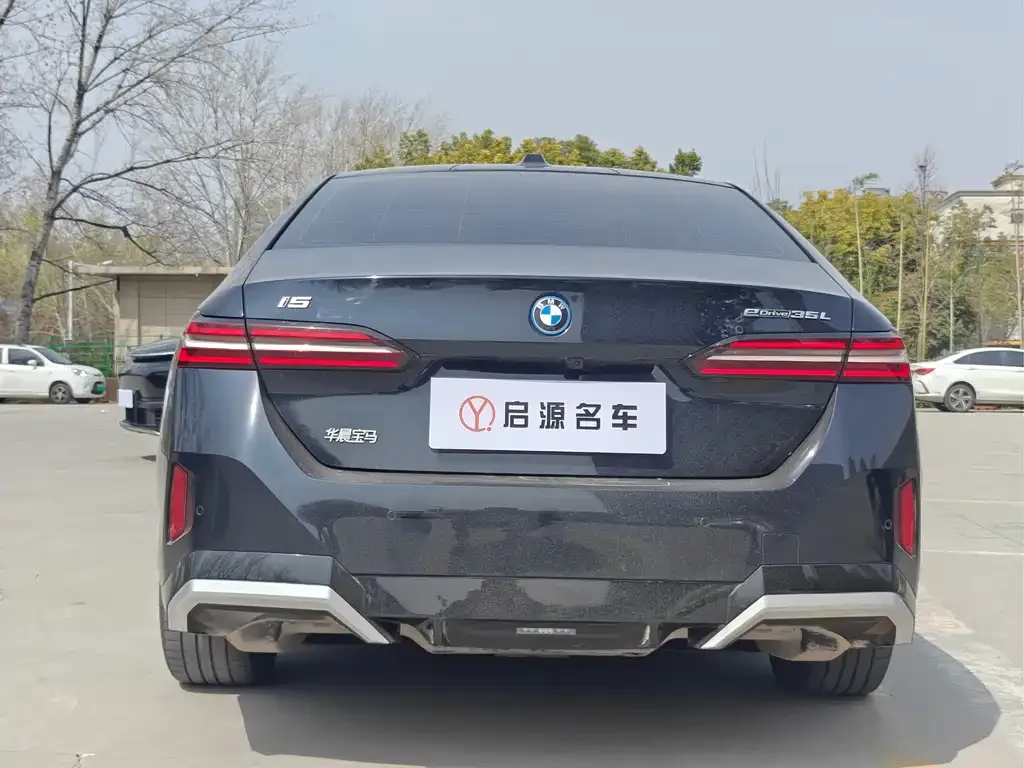 BMW i5 — фото 3