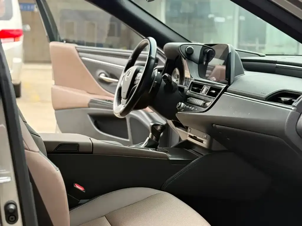 Lexus ES 2022 из CN, фото 9