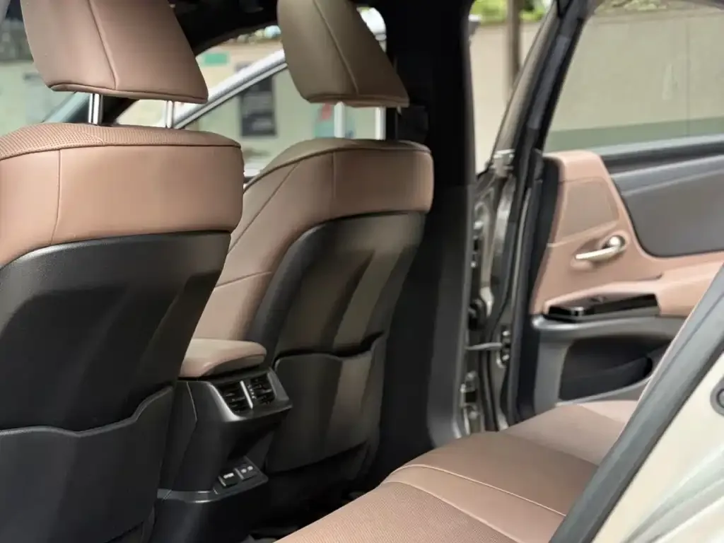 Lexus ES 2022 из CN, фото 2