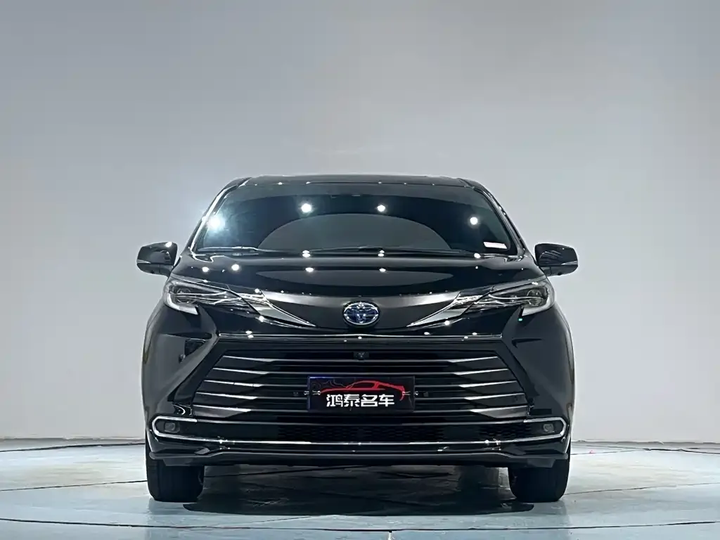 Toyota Sienna 2022 из CN, фото 2