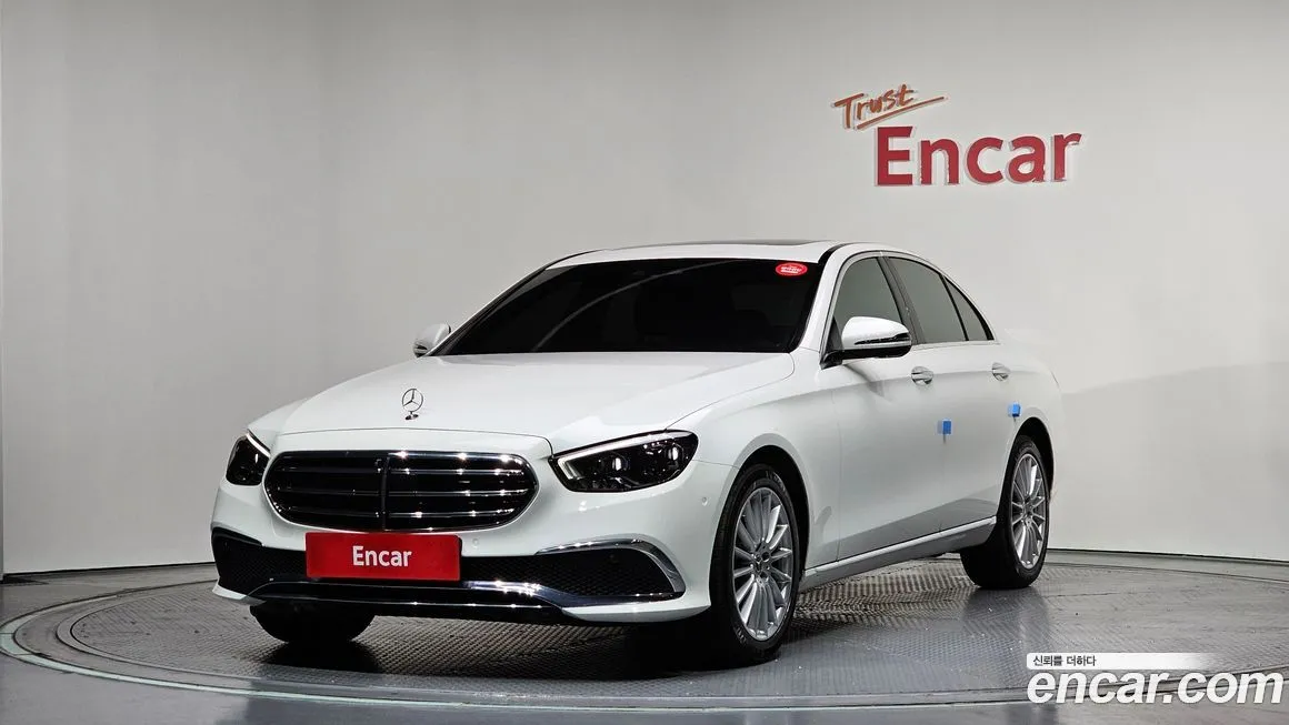 Mercedes-Benz E-Class — фото 1