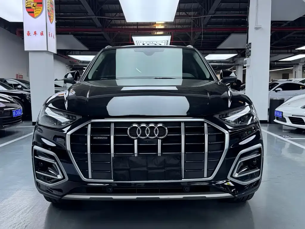Audi Q5L — фото 5