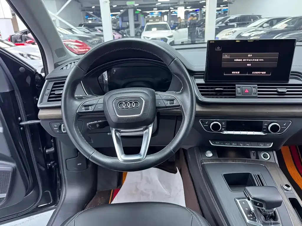 Audi Q5L — фото 2