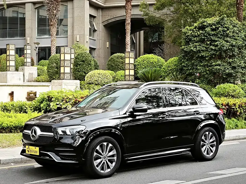 Mercedes-Benz GLE — фото 1