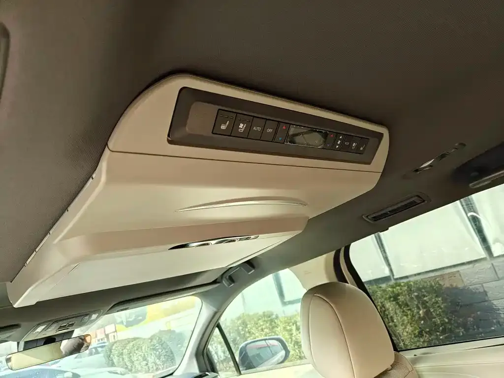 Toyota Sienna 2025 из CN, фото 9