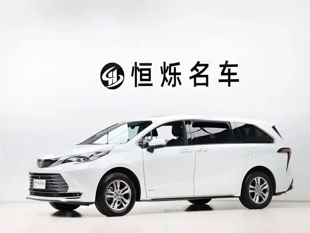 Toyota Sienna 2024 из CN, фото 1