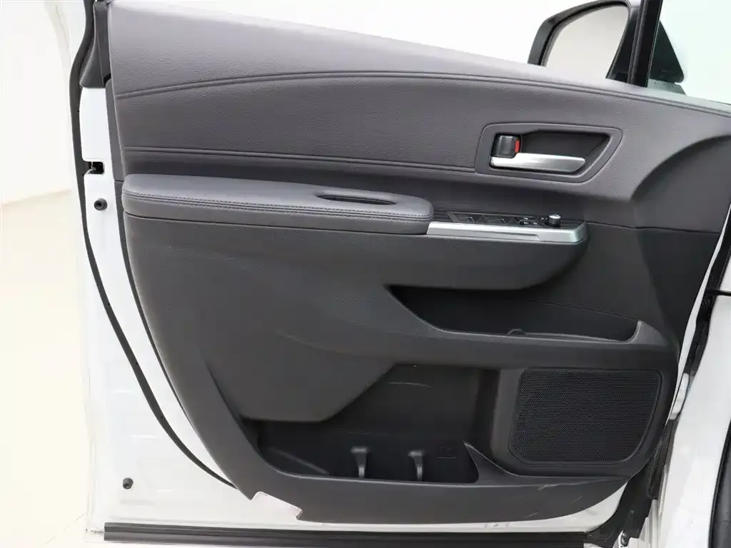 Toyota Sienna 2024 из CN, фото 4