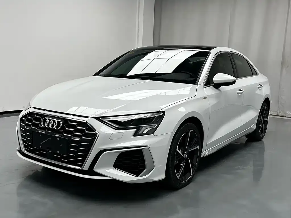 Audi A3 — фото 1