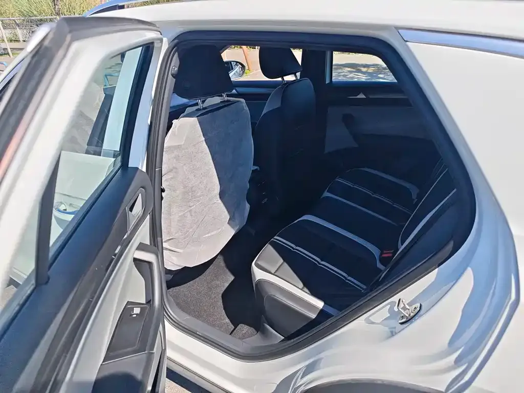 Volkswagen T-Roc 2026 из CN, фото 4