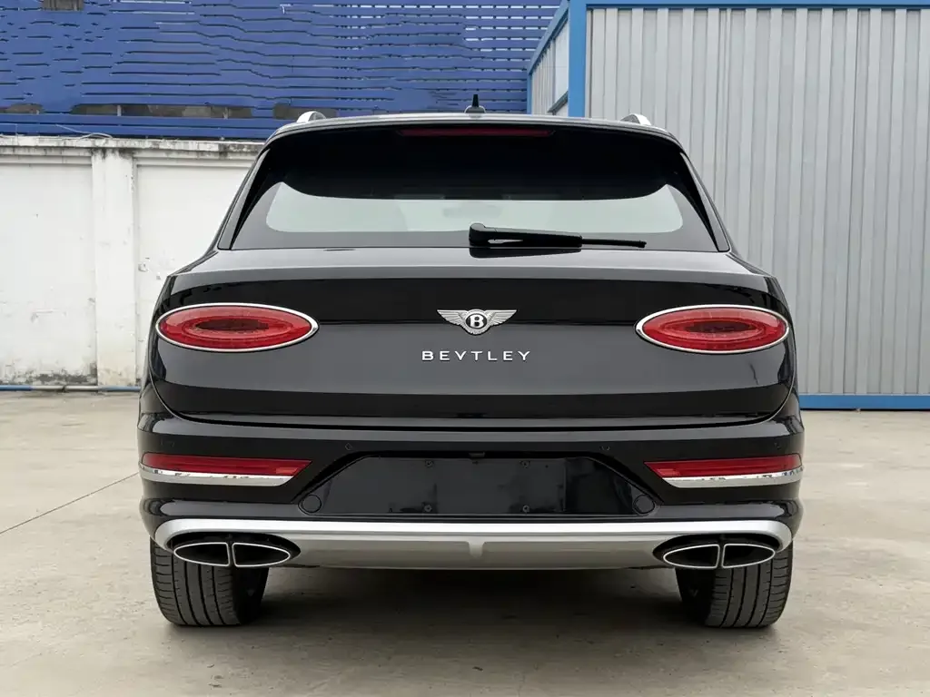 Bentley Bentayga 2024 из CN, фото 7