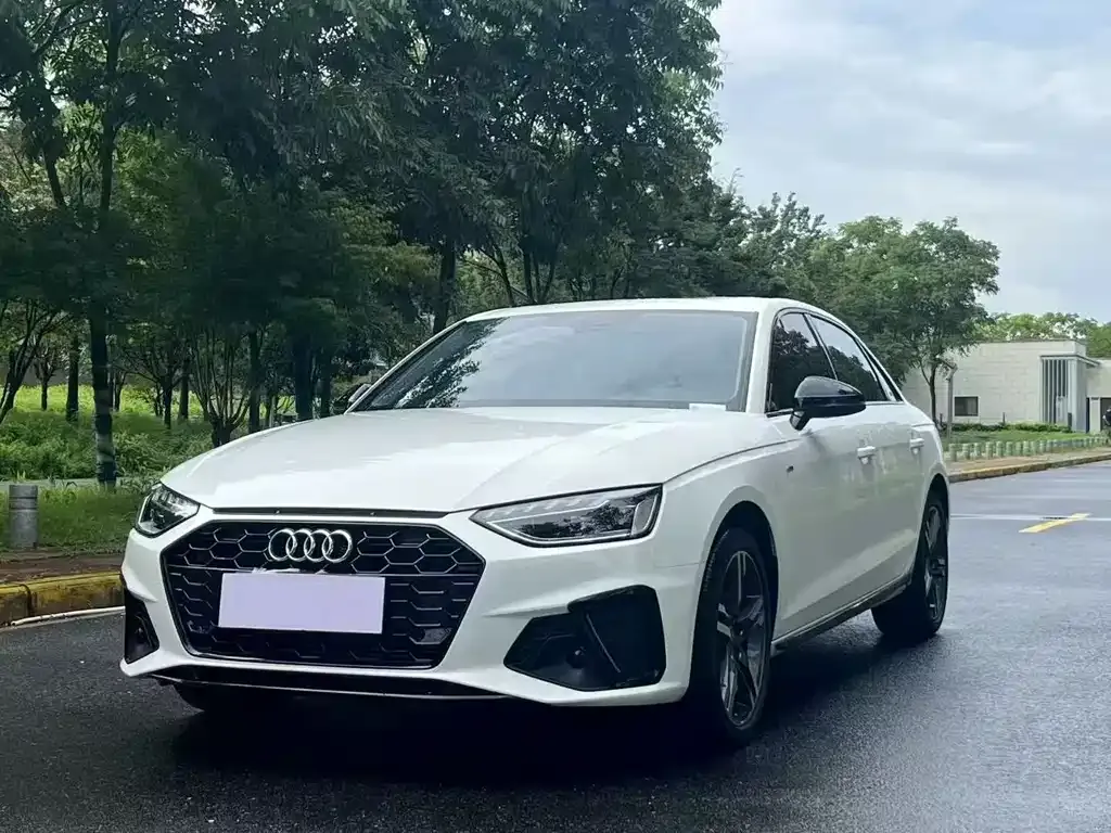 Audi A4L 2023 из CN, фото 1
