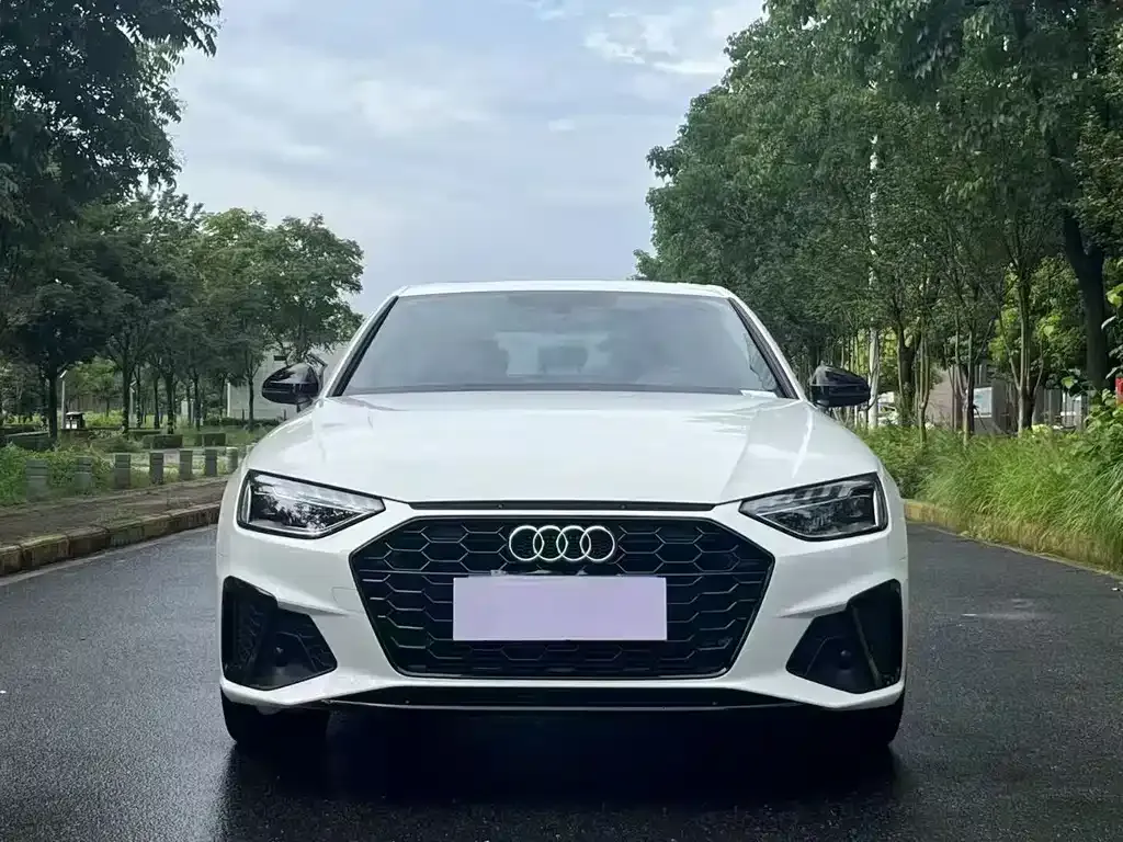 Audi A4L 2023 из CN, фото 4
