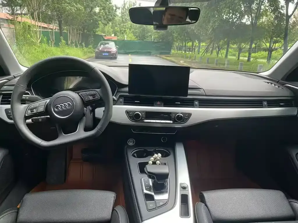 Audi A4L 2023 из CN, фото 6