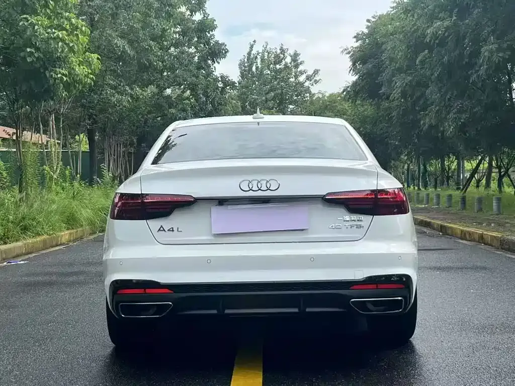 Audi A4L 2023 из CN, фото 3