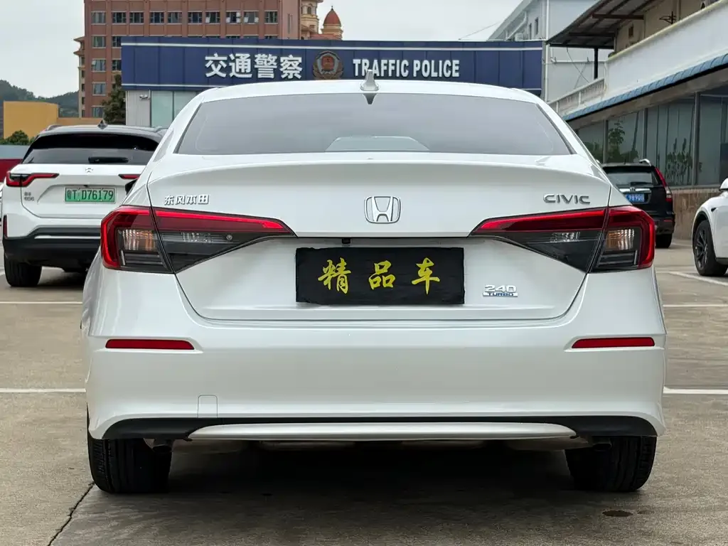 Honda Civic 2024 из CN, фото 3