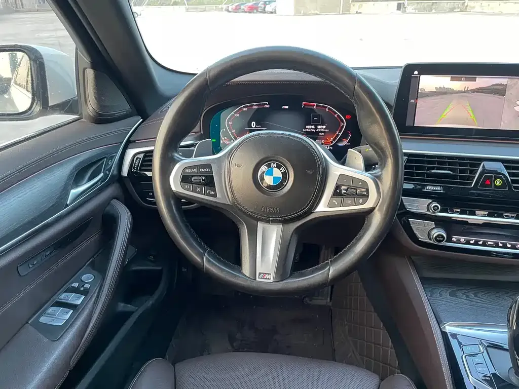 BMW 5 Series — фото 10