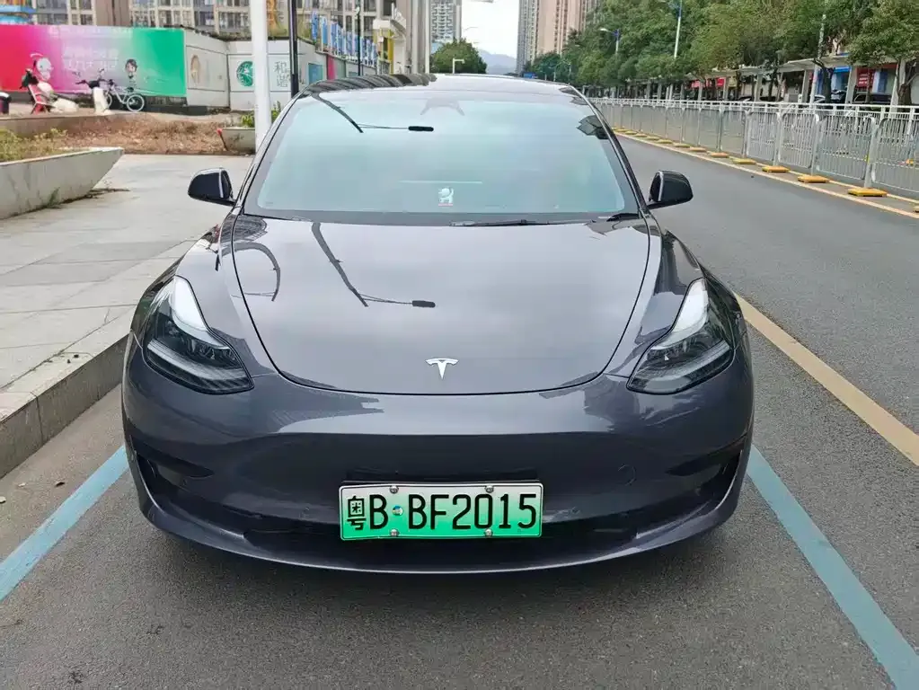 Tesla Model 3 — фото 8
