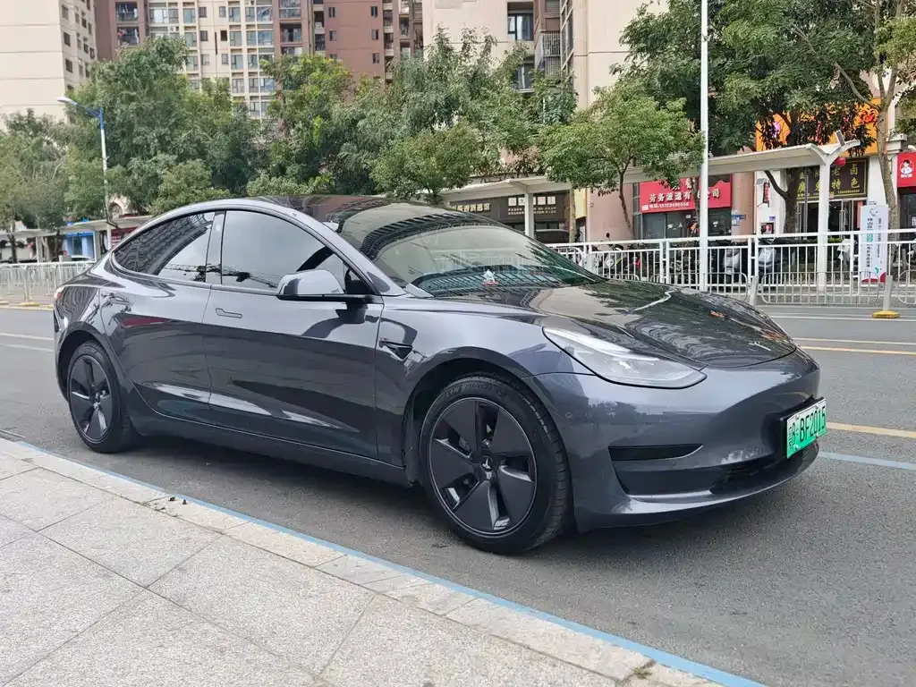 Tesla Model 3 — фото 10