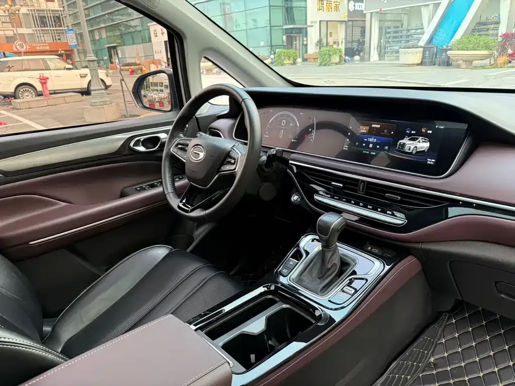 GAC Motor Trumpchi M6 — фото 5
