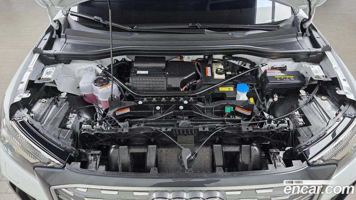 Audi Q4 e-tron 2025 из KR, фото 8