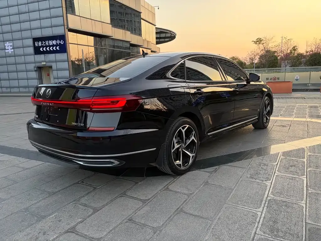 Volkswagen Passat — фото 2