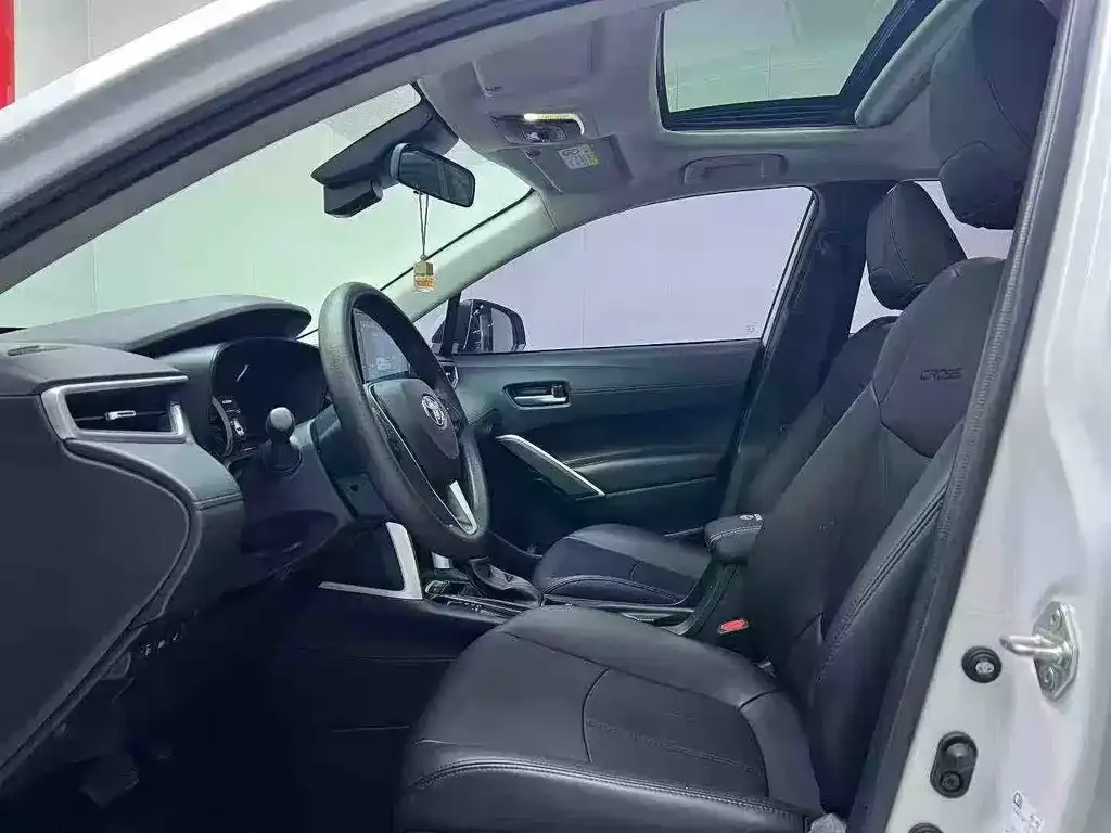 Toyota Corolla Cross 2022 из CN, фото 6