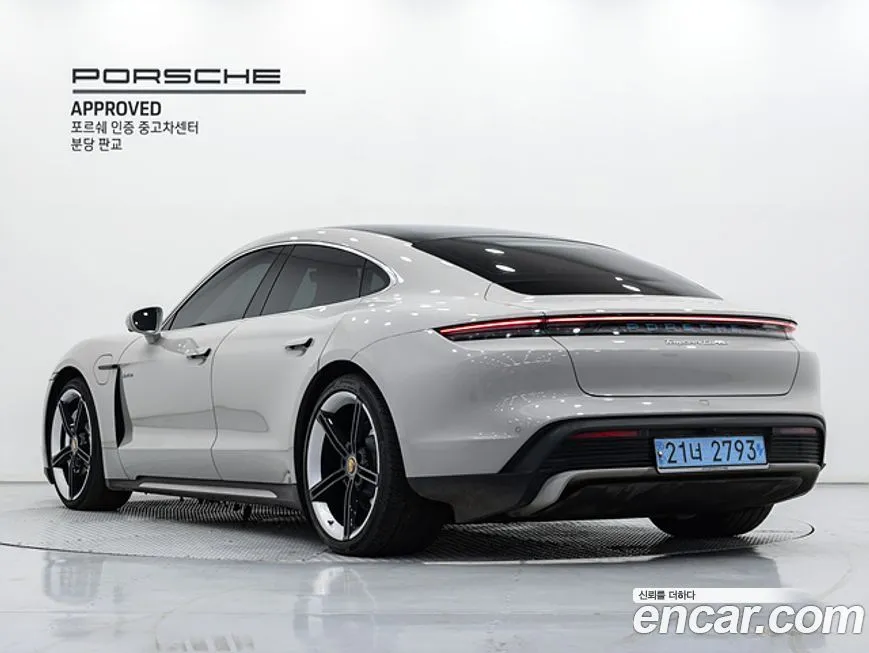 Porsche Taycan — фото 6