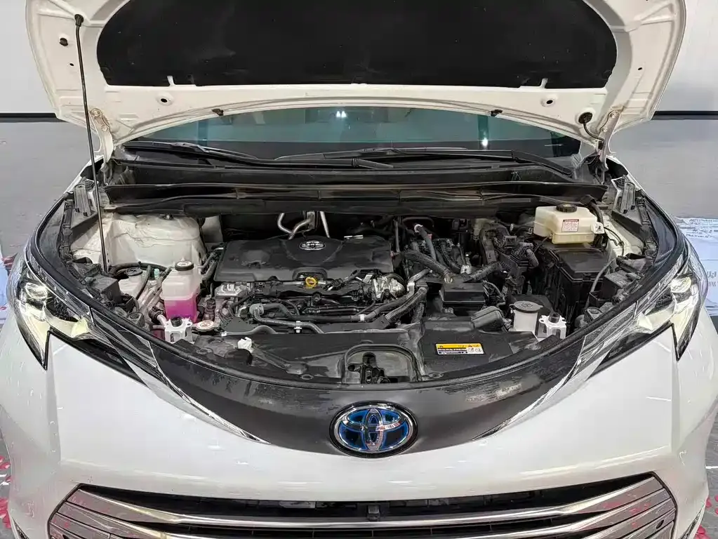 Toyota Sienna 2024 из CN, фото 9
