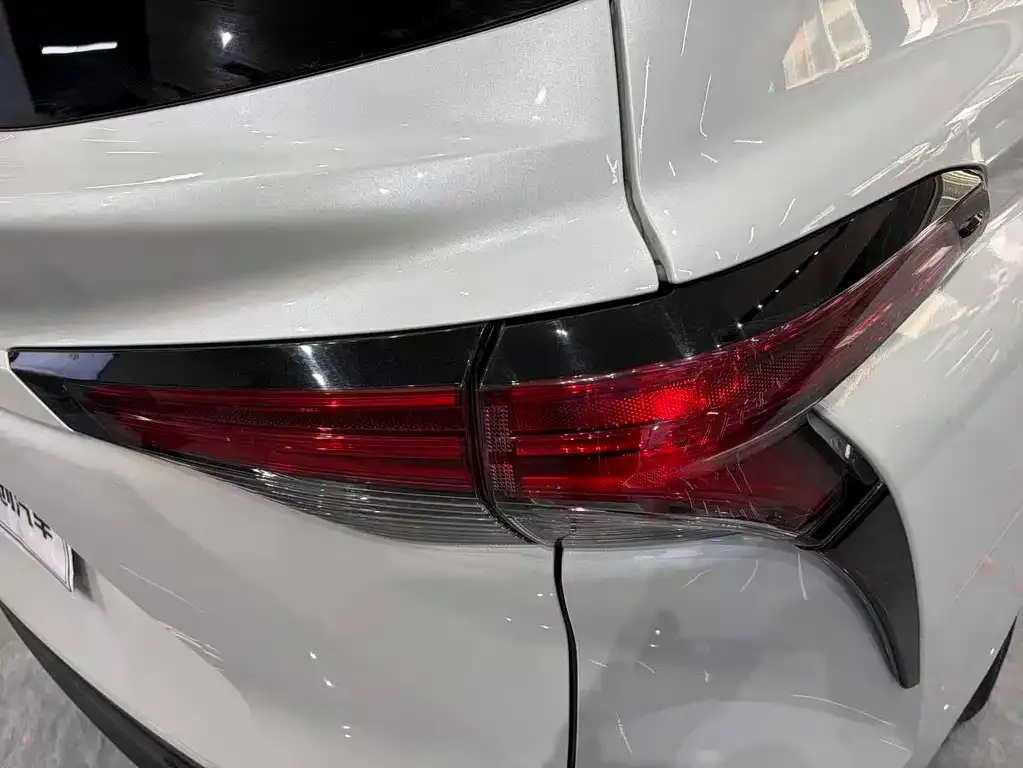 Toyota Sienna 2024 из CN, фото 6