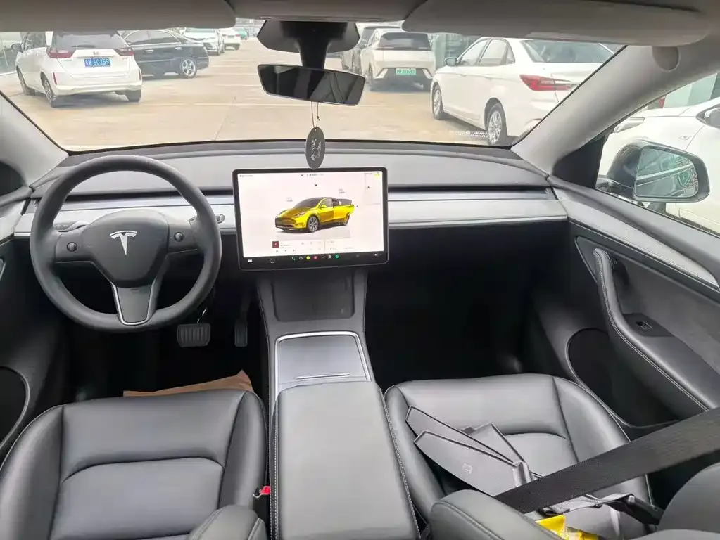 Tesla Model Y — фото 3